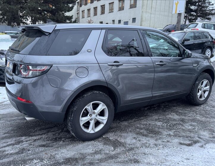 Land Rover Discovery Sport 5