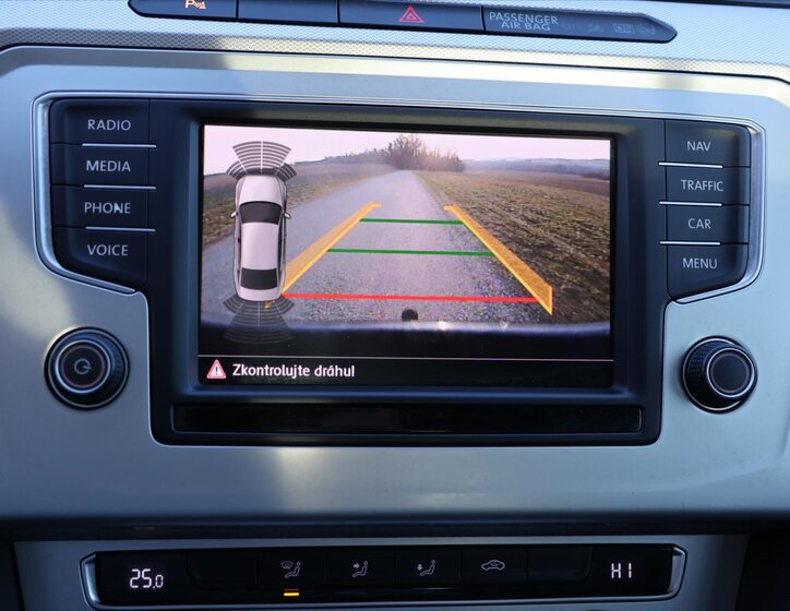 Volkswagen Passat Sedan / Limuzína 1,4 l 110 kw