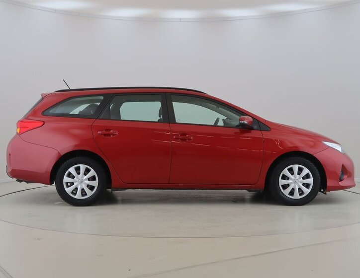 Toyota Auris Kombi 1,6 l 97 kw