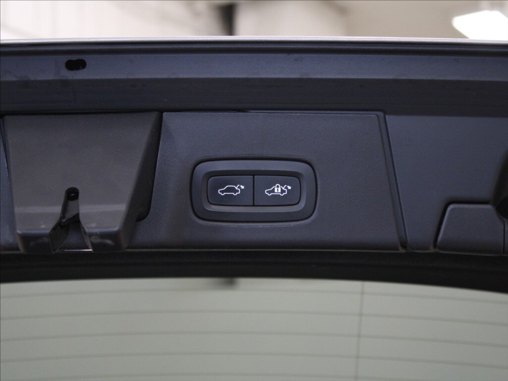 Volvo V90 Kombi 2,0 l 220 kw