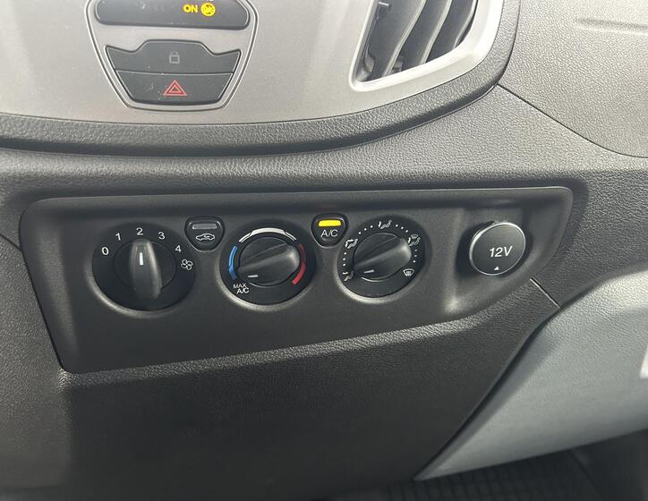 Ford Transit 33