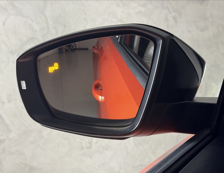 Volkswagen T-Roc SUV / Terénní 1,5 l 110 kw