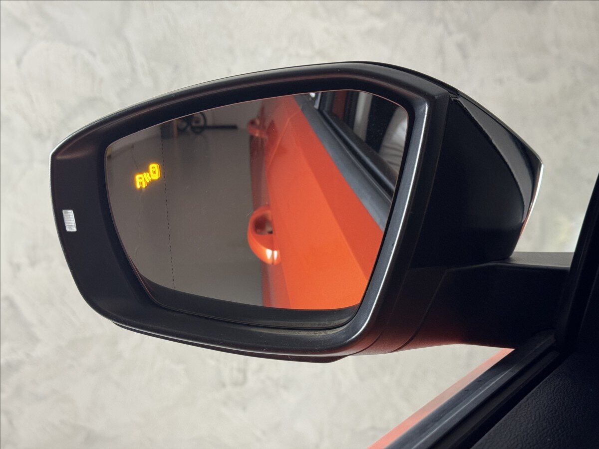 Volkswagen T-Roc SUV / Terénní 1,5 l 110 kw