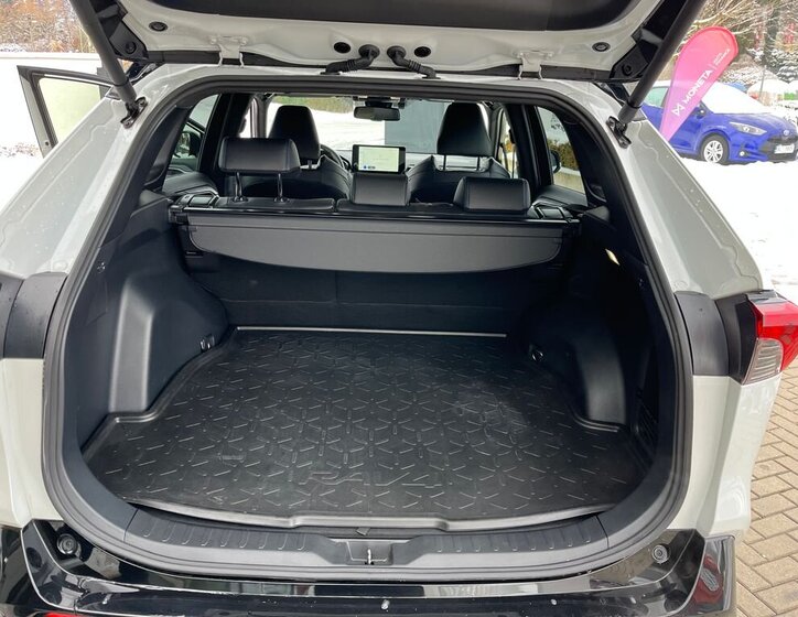 Toyota RAV4 SUV 2,5 l 131 kw