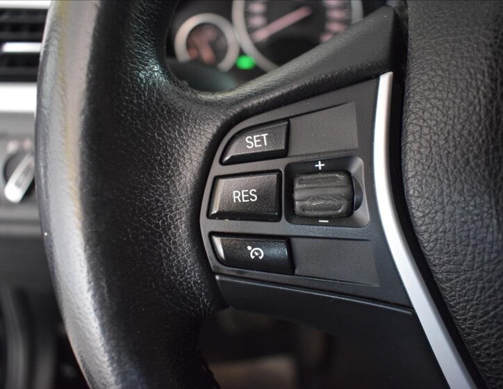 BMW Řada 3 Sedan / Limuzína 1,6 l 100 kw