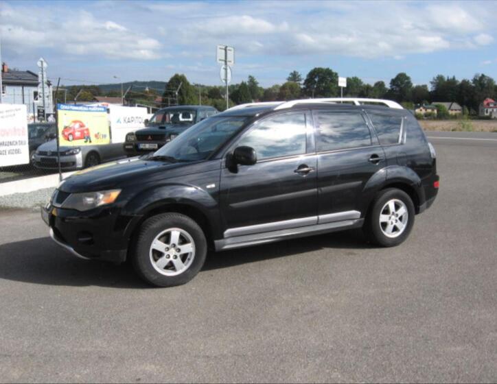 Mitsubishi Outlander 2