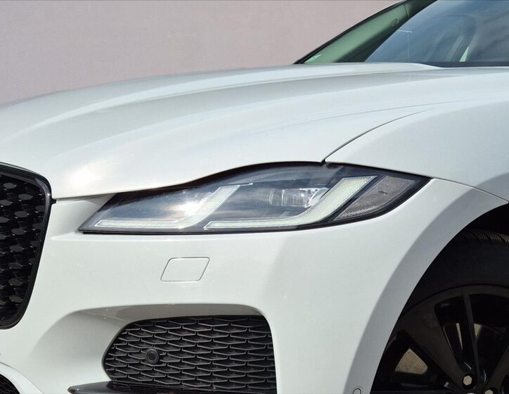 Jaguar F-Pace SUV / Terénní 2,0 l 150 kw