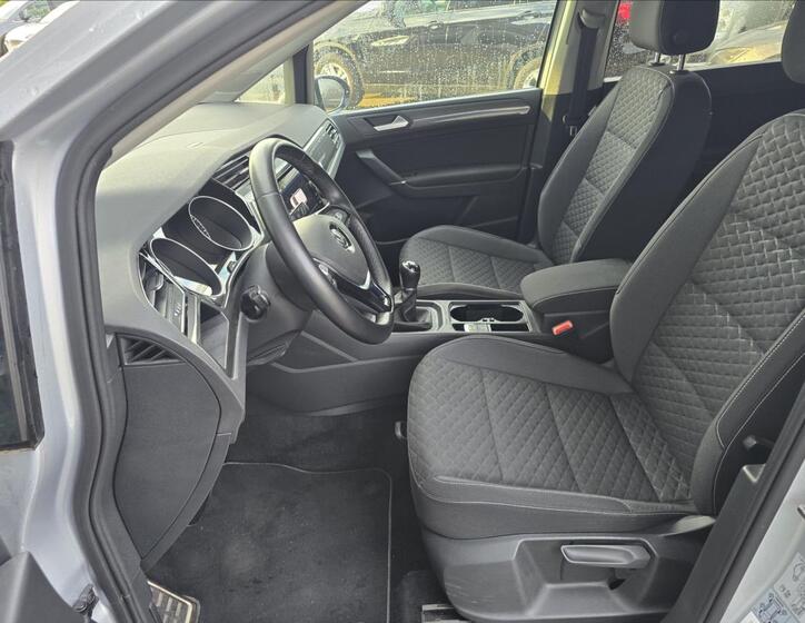 Volkswagen Touran 12