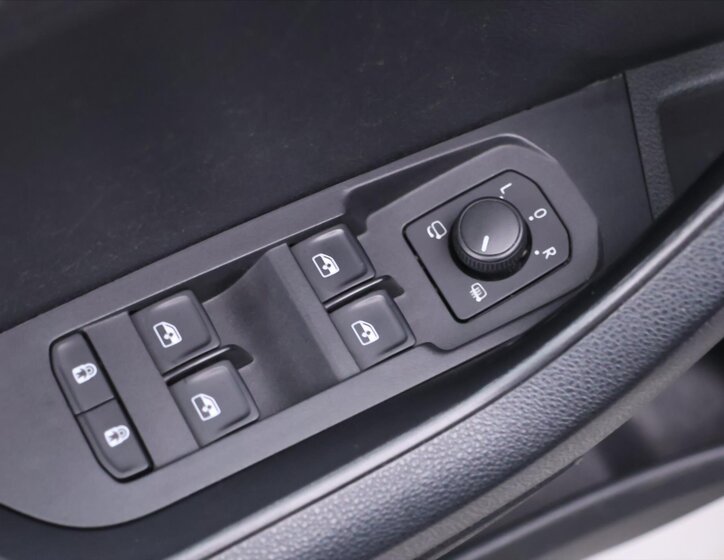 Škoda Karoq SUV / Terénní 1,6 l 85 kw