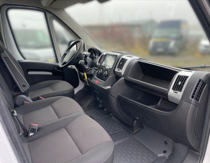 Opel Movano Skříň 2,2 l 121 kw