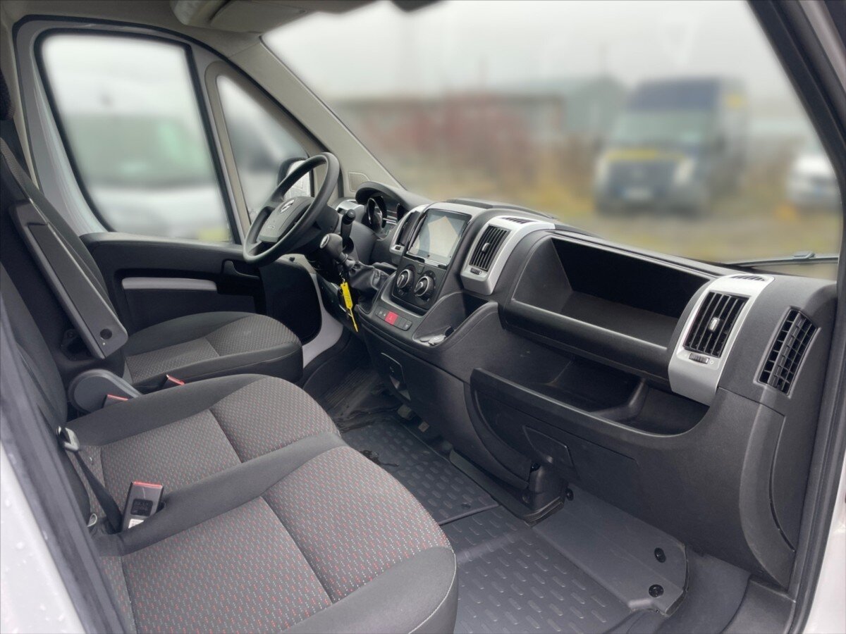 Opel Movano Skříň 2,2 l 121 kw