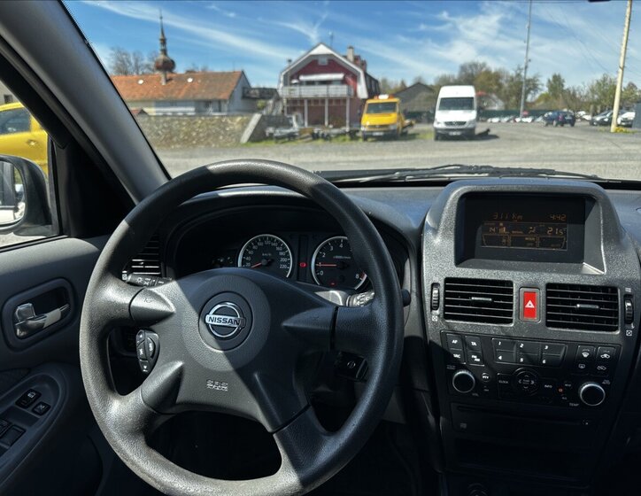 Nissan Almera Hatchback 1,5 l 72 kw