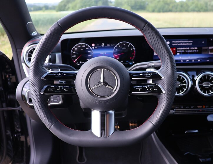 Mercedes-Benz CLA Kupé 1,3 l 120 kw