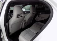 Mercedes-Benz GLA 11