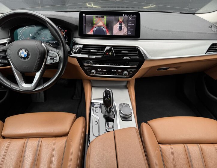 BMW Řada 5 Kombi 3,0 l 210 kw