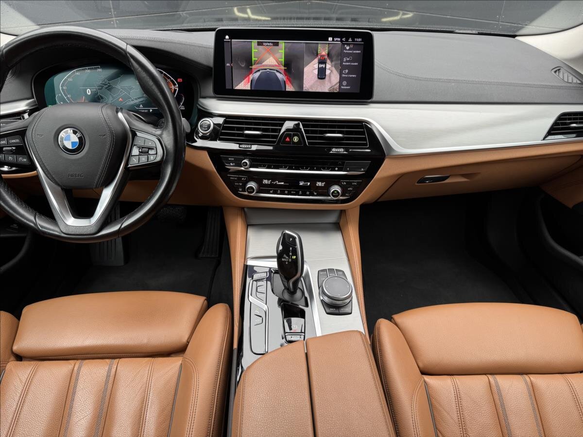 BMW Řada 5 Kombi 3,0 l 210 kw