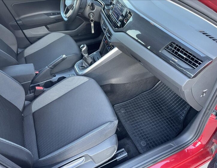 Volkswagen Polo Hatchback 999,0 70 kw