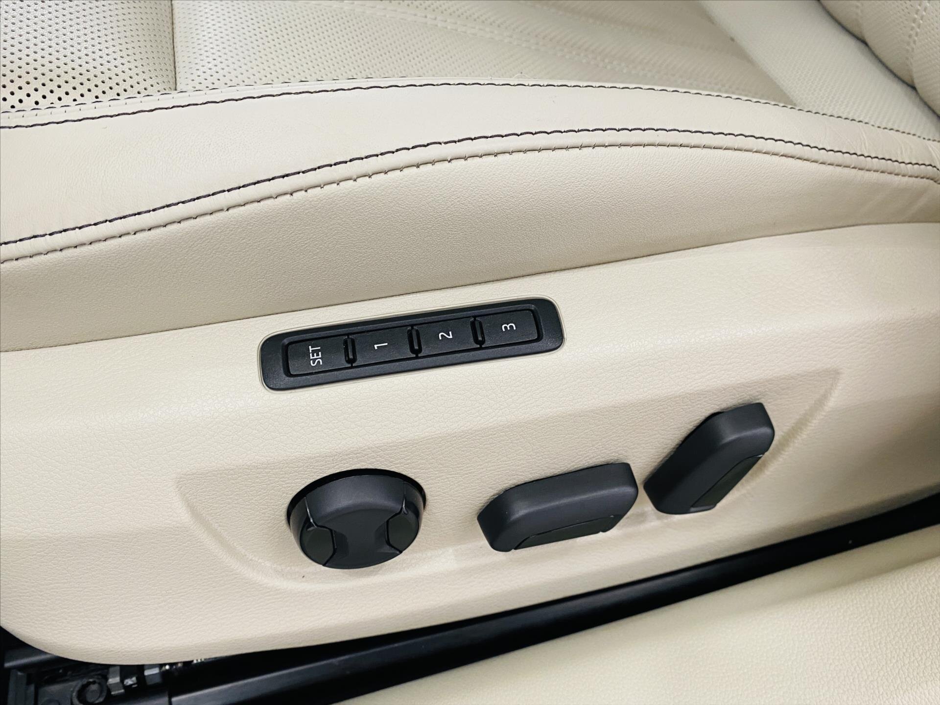 Škoda Superb Liftback 2,0 l 147 kw