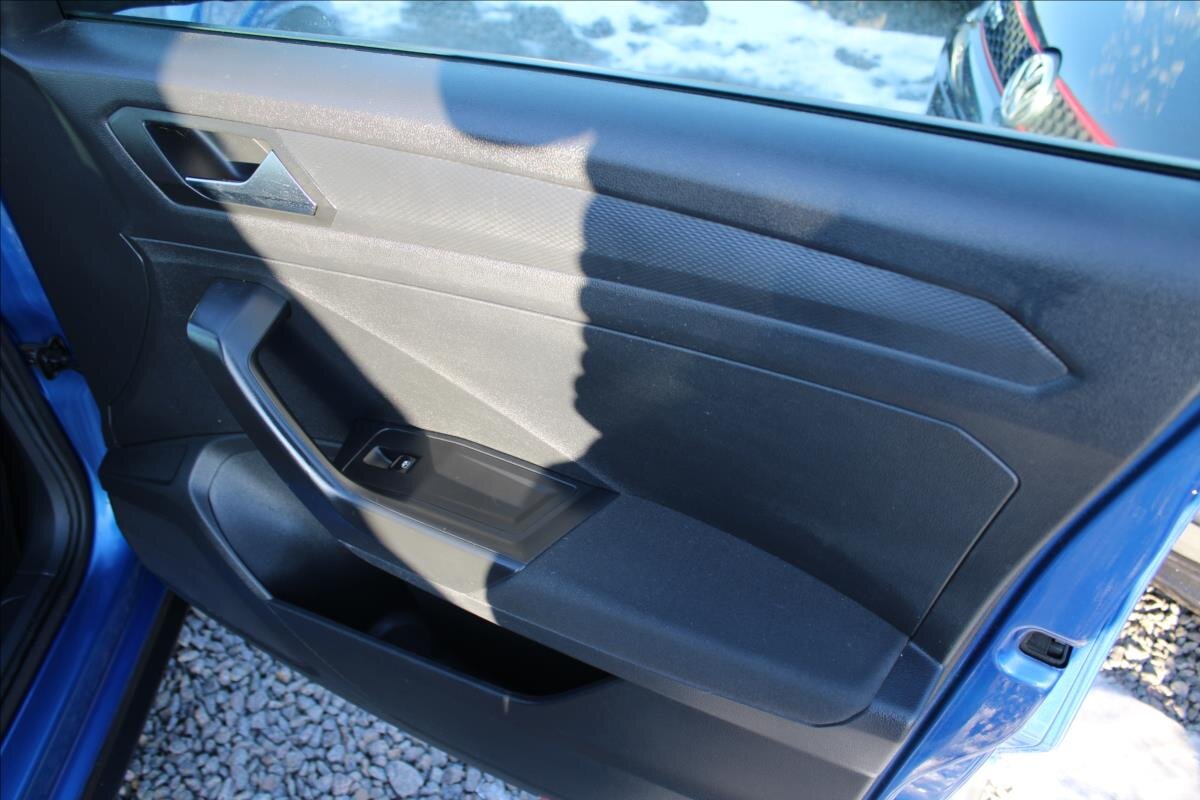 Volkswagen T-Roc SUV / Terénní 1,6 l 85 kw