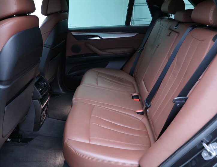 BMW X5 SUV / Terénní 3,0 l 230 kw