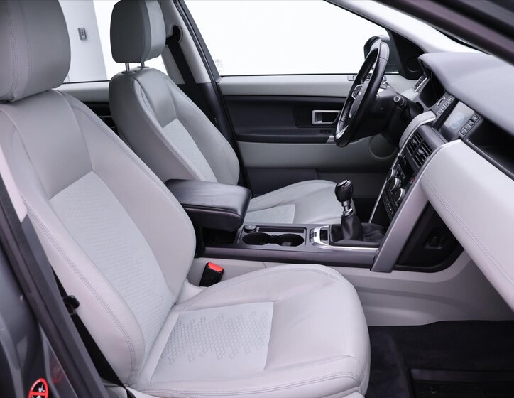 Land Rover Discovery Sport SUV 2,0 l 110 kw