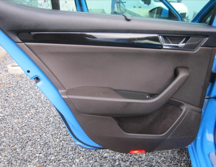 Škoda Superb Liftback 2,0 l 200 kw