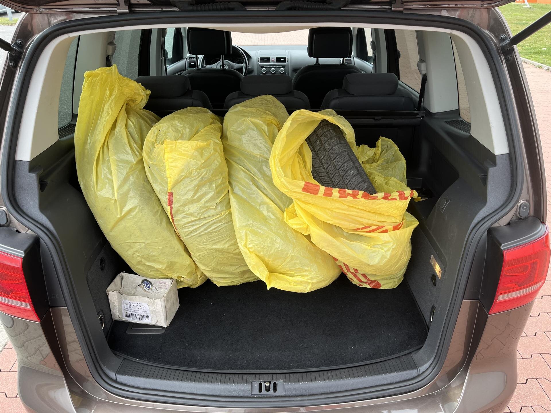 Volkswagen Touran Ostatní 1,2 l 77 kw