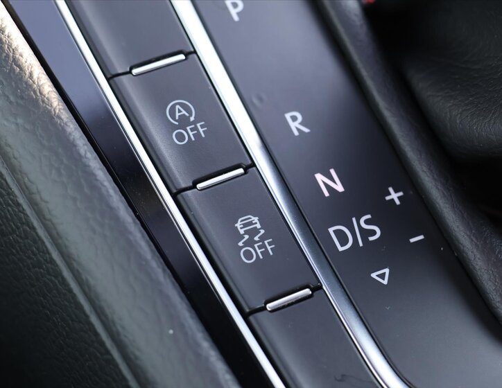 Volkswagen Golf Hatchback 2,0 l 180 kw