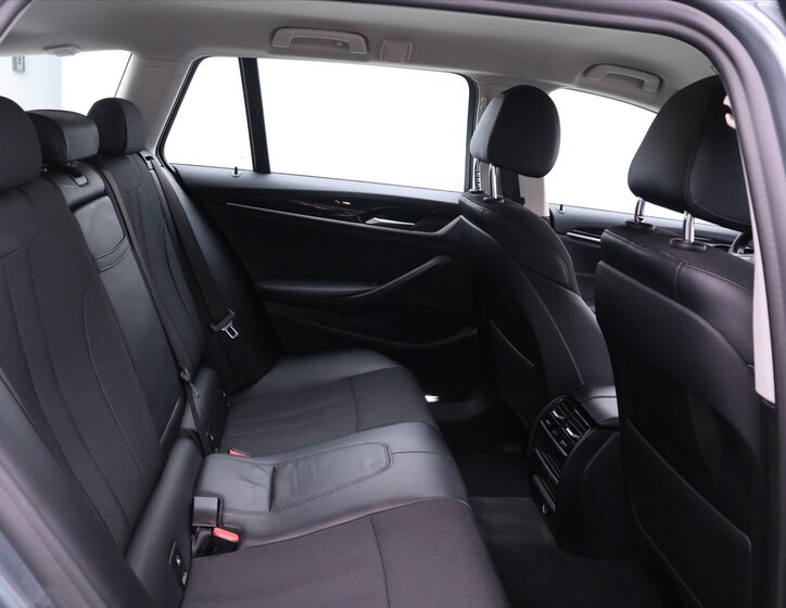 BMW Řada 5 Kombi 2,0 l 140 kw