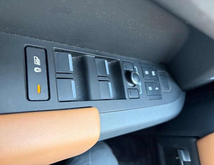 Land Rover Defender SUV / Terénní 3,0 l 294 kw