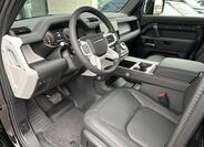Land Rover Defender 9