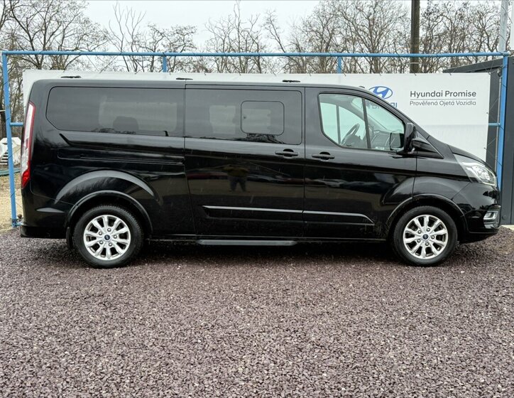 Ford Tourneo Custom MPV 2,0 l 125 kw