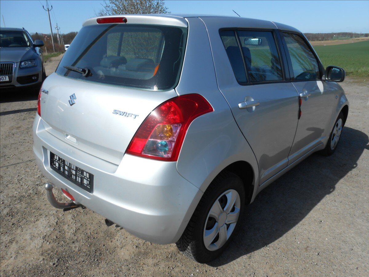 Suzuki Swift Hatchback 1,3 l 67 kw