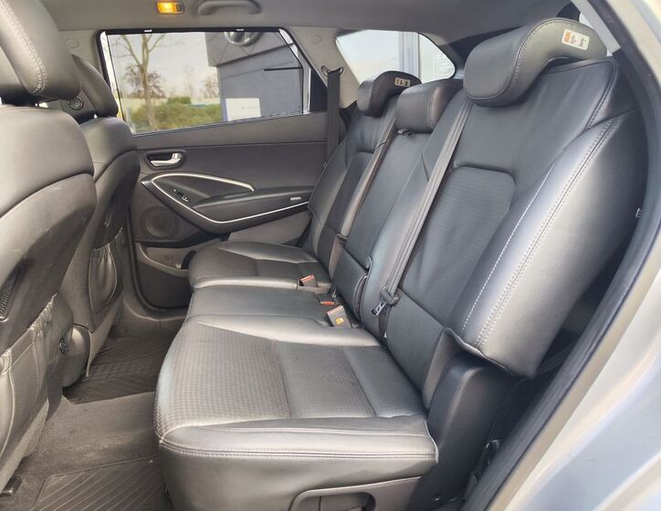 Hyundai Grand Santa Fe 18