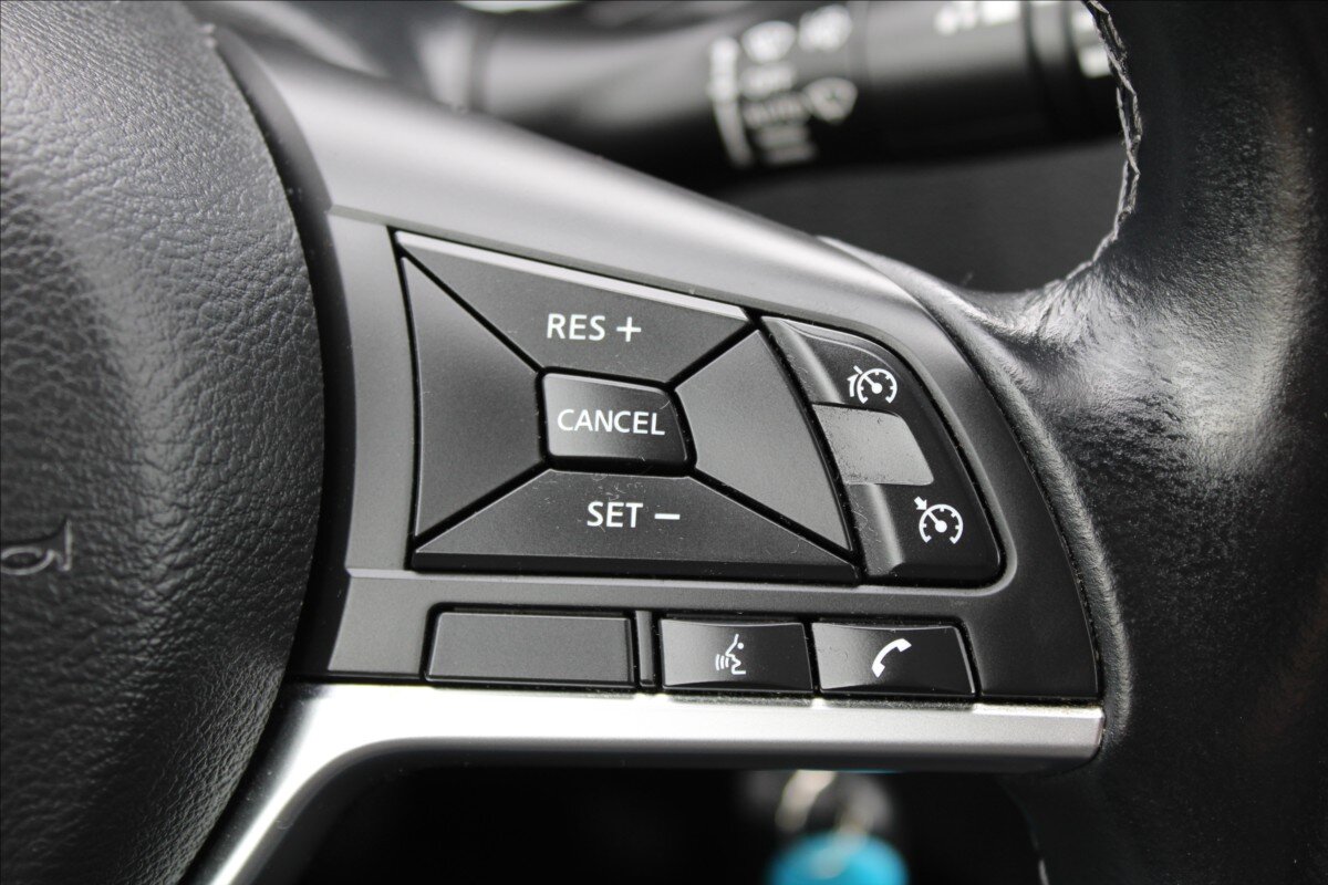 Nissan Qashqai SUV / Terénní 1,3 l 103 kw