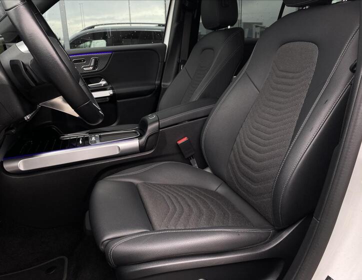 Mercedes-Benz EQB 10