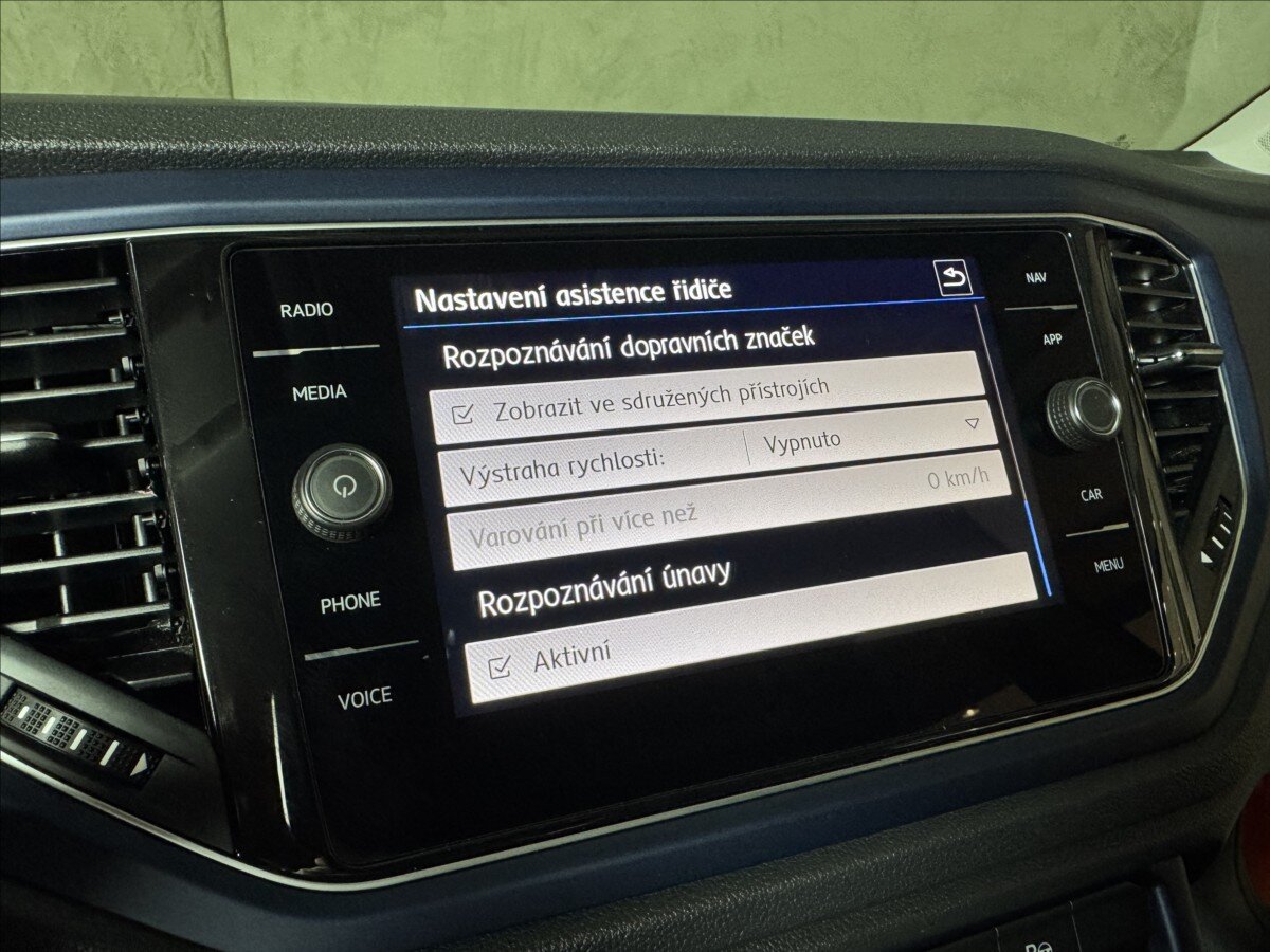 Volkswagen T-Roc SUV 1,5 l 110 kw