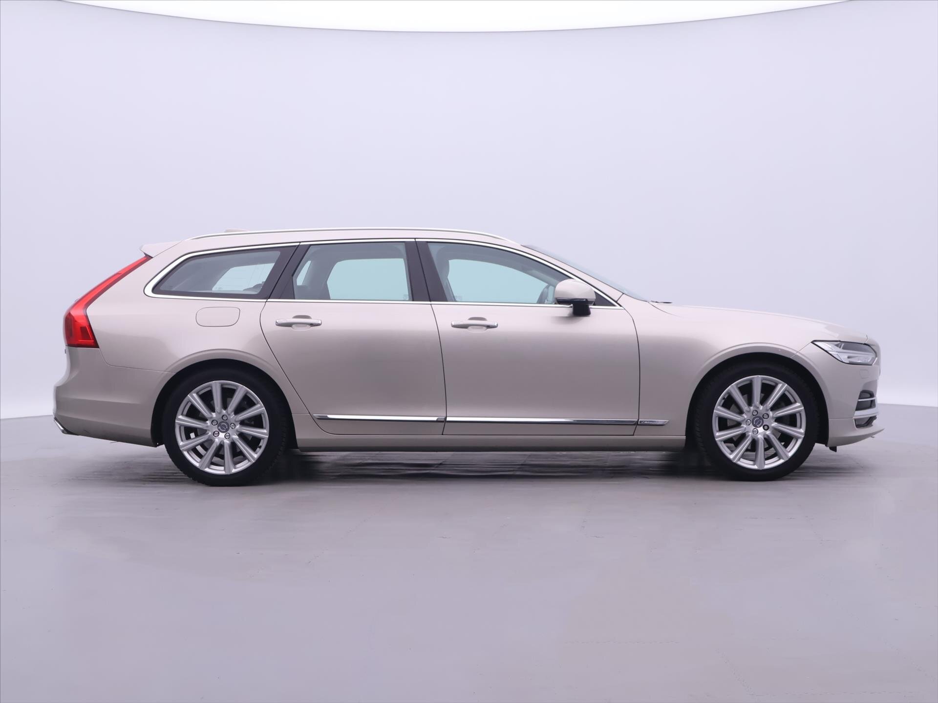 Volvo V90 Kombi 2,0 l 187 kw