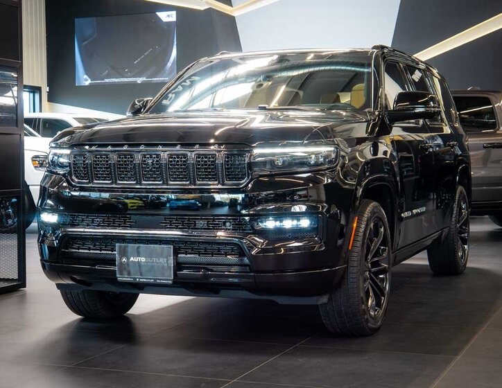 Jeep Grand Wagoneer SUV 6,4 l 351 kw