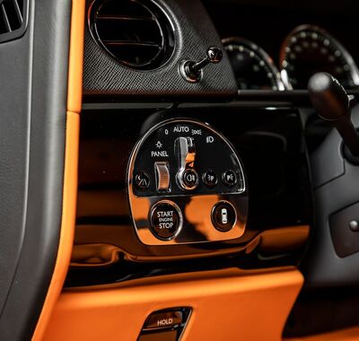 Rolls-Royce Cullinan 15