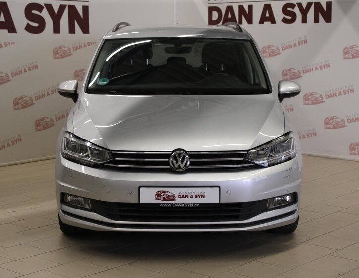 Volkswagen Touran 2