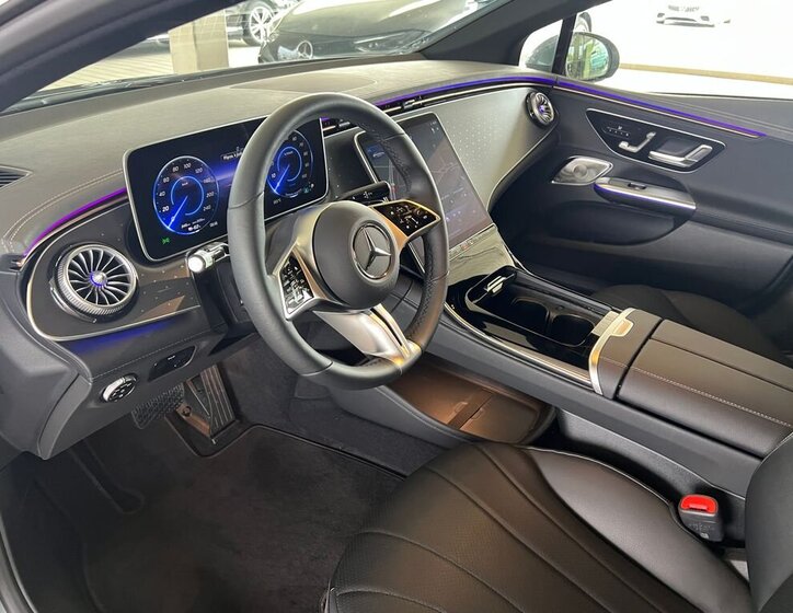 Mercedes-Benz EQE Sedan / Limuzína 0,0 180 kw