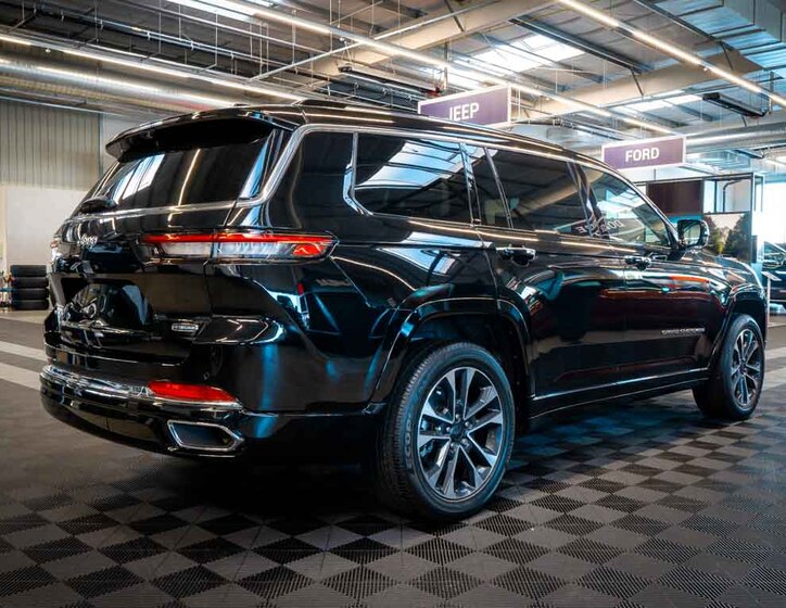 Jeep Grand Cherokee 8