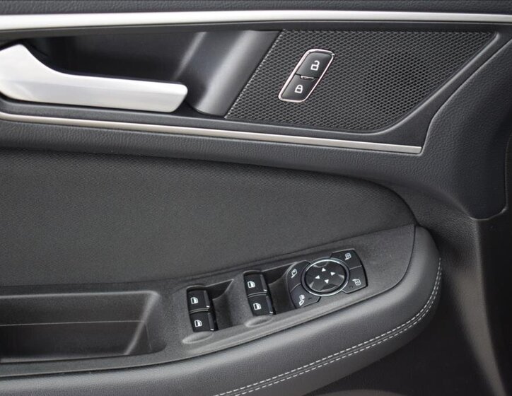 Ford S-MAX MPV 2,0 l 110 kw