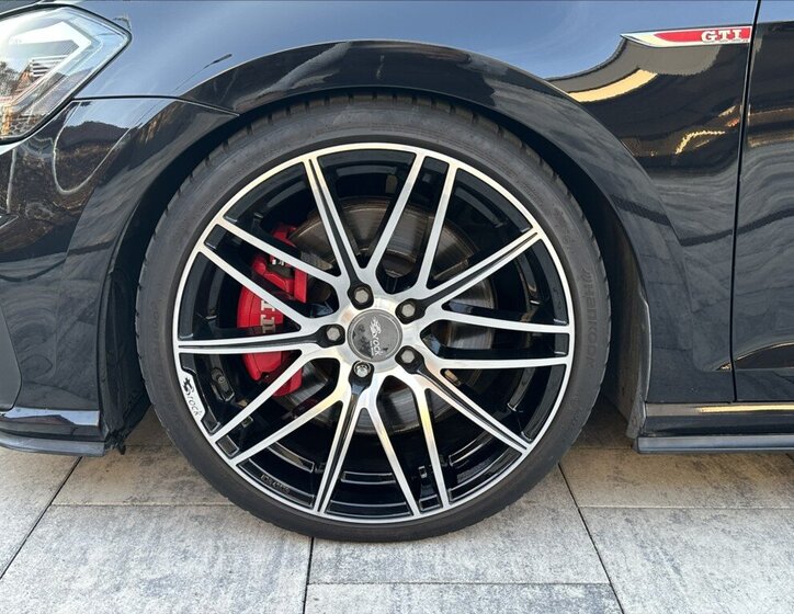 Volkswagen Golf Hatchback 2,0 l 180 kw