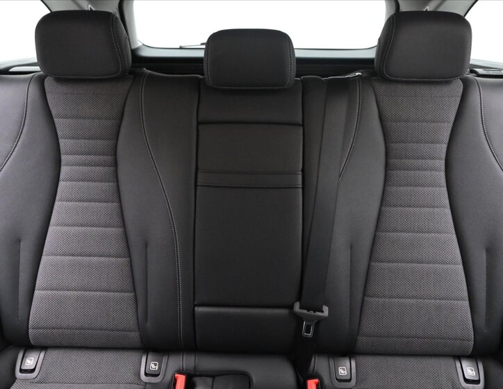 Mercedes-Benz Třídy E 28