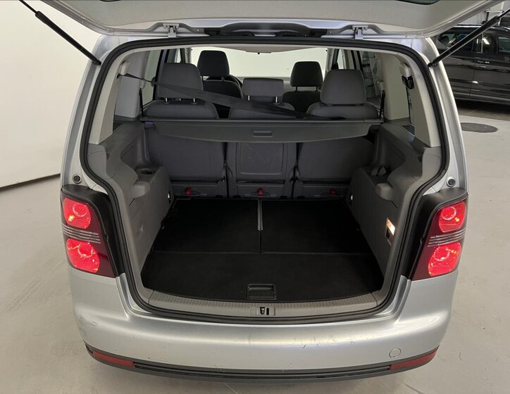 Volkswagen Touran MPV 1,6 l 75 kw