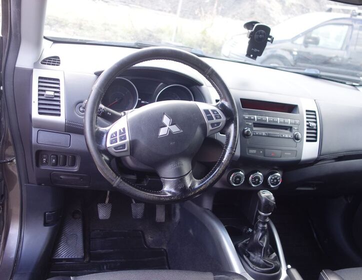Mitsubishi Outlander 21