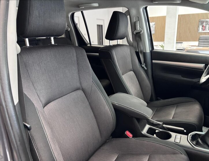 Toyota Hilux Pick-up 2,4 l 110 kw