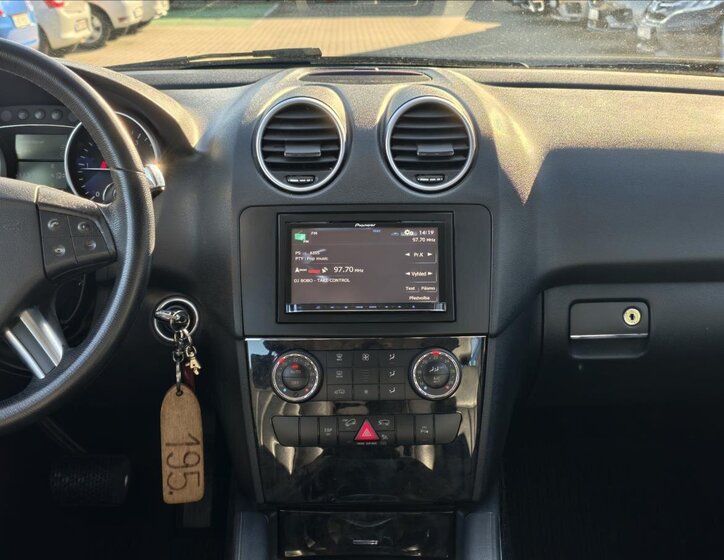 Mercedes-Benz Třídy M SUV 3,0 l 140 kw